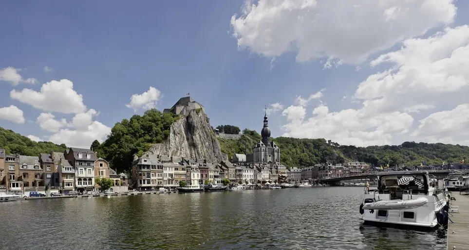 Piste cyclable RAVeL Dinant - Givet
