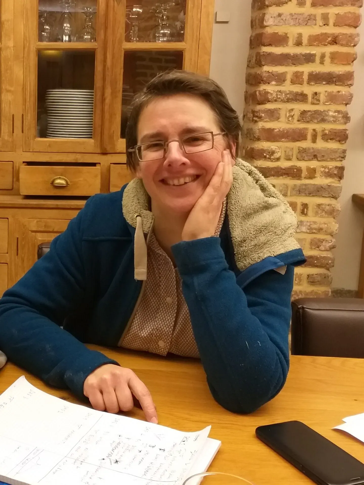 Bieke, uw persoonlijke gastvrouw bij Arden'Nest - altijd bereikbaar voor vragen en tips